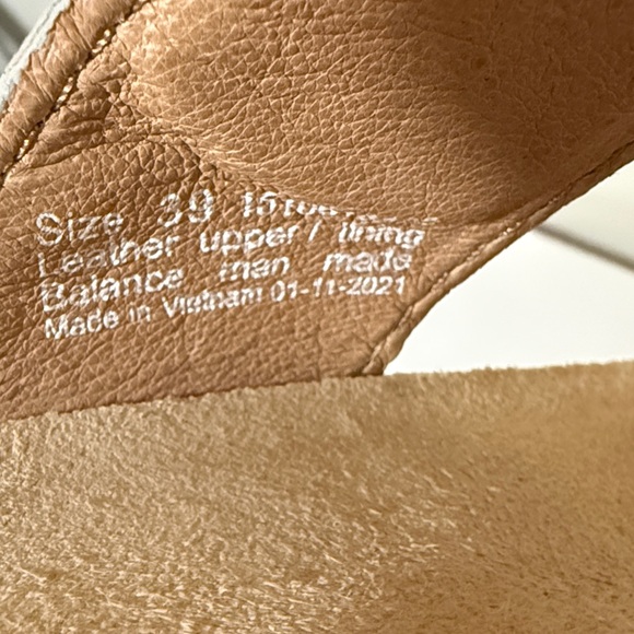 Dansko Women's Maddy Wedge Sandal - Ivory Milled Nubuck Size 39 NIB LEATHER US 8 - Picture 9 of 9